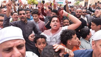 طفل دمنهور.. أهالي البحيرة أمام المحكمة: قضية ياسين تخص الشعب المصري كله