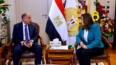 التنمية المحلية: الحكومة حريصة على توفير بنية تحتية تدعم المستثمرين والقطاع الصناعي 