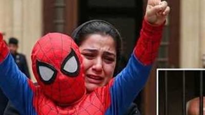 والدة الطفل