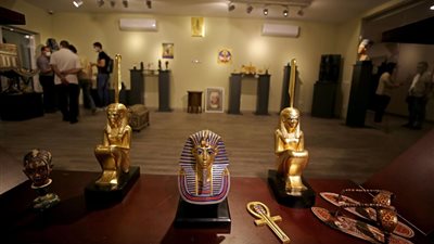 سفير مصر في المكسيك يشارك في افتتاح معرض للمستنسخات الأثرية المصرية