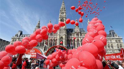 عشرات الآلاف يشاركون في احتفال عيد العمال في النمسا