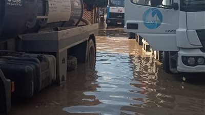 مياه دمياط تنتهي من سحب تراكمات الأمطار بالوسطاني وتستعد لمواجهة الطقس السيئ