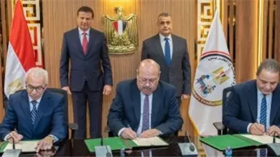 وزيرا الإنتاج الحربي والزراعة يشهدان توقيع اتفاقية للاستفادة من المنتجات المدنية