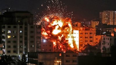 وسائل إعلام فلسطينية: الجيش الإسرائيلي ينسف مبانيَ سكنيةً شرق مدينة غزة