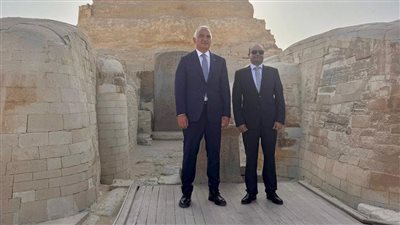 وزير الثقافة والسياحة التركي يزور منطقة أهرامات الجيزة