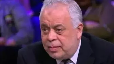 بعد النصب باسم ياسر جلال.. أشرف زكي يتحرك قانونيًا ضد منتحل شخصيات الفنانين