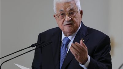 عباس: السلطة الفلسطينية جاهزة لإدارة غزة بشراكة عربية أو دولية