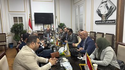 تنسيقية شباب الأحزاب والسياسيين تعقد ورشة عمل حول تأثيرات الصراع الصيني الأمريكي على الاستقرار العالمي