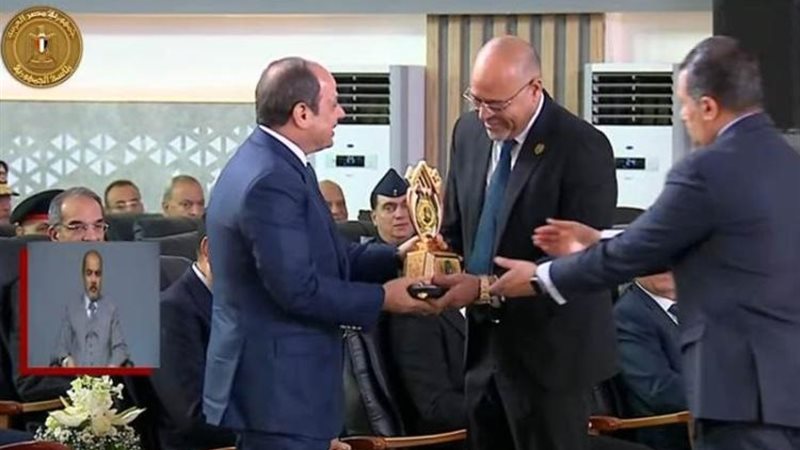 الرئيس السيسي يشارك
