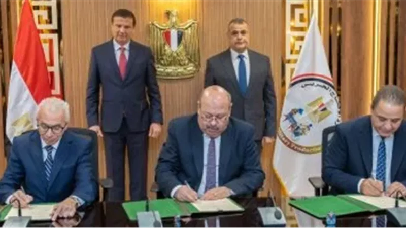 وزيرا الإنتاج الحربى