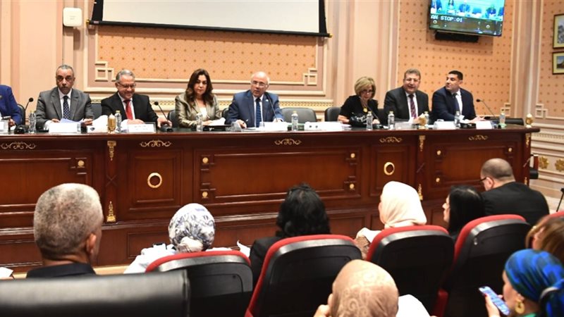 اجتماع لجنة الإسكان