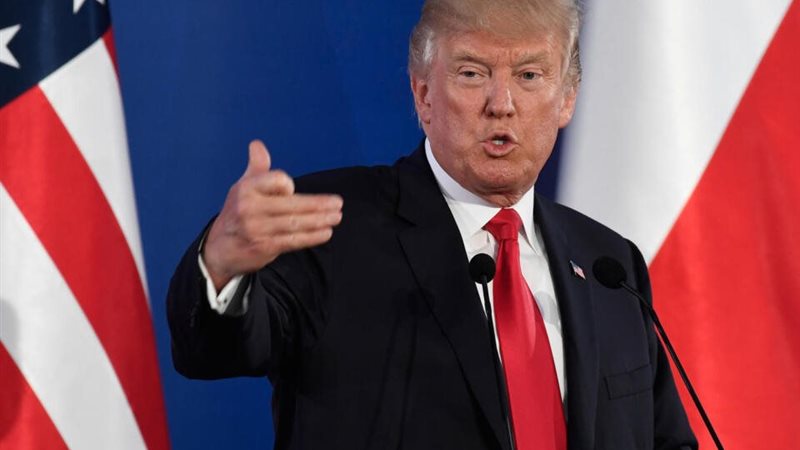 الرئيس الأمريكي دونالد