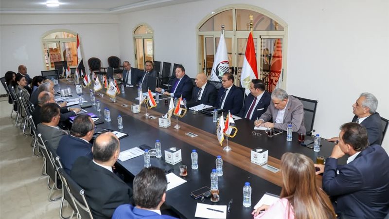 من اجتماع حزب الجبهة