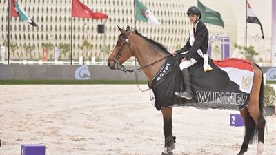 مستشار رئيس الجمهورية ومحافظ الوادي الجديد يتفقدان نادي الفروسية بالخارجة