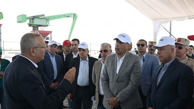 مدبولي يتفقد مشروعي 