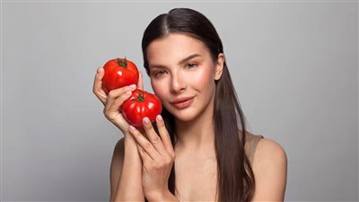 طريقة استخدام الطماطم في روتين العناية ببشرة الوجه.. فوائد لا تتوقعها