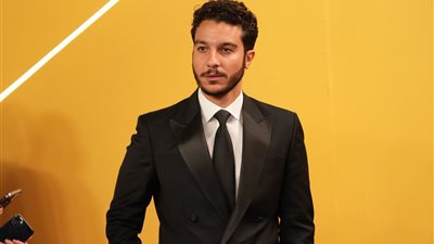 نور خالد النبوي: تكفلت بعلاج محصل الكهرباء.. وحاول ابتزازي (خاص)