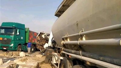 إصابة 22 عاملا في تصادم مروع بين تريلا وأتوبيس بالشرقية (تفاصيل)