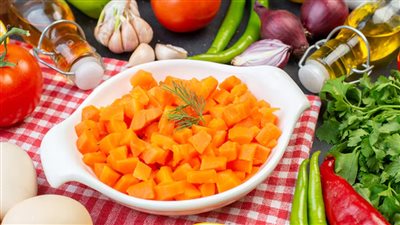 الجزر النيء أم المطبوخ.. أيهما أفضل لصحتك وتعزيز مناعتك؟