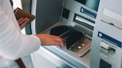 زيادة كبيرة.. البنك المركزي يكشف أعداد ماكينات الصراف الآلي ATM في مصر