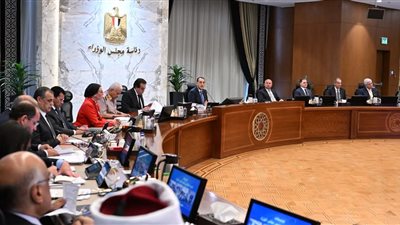 قرارات حكومية جديدة لدعم الاستثمار والبنية التحتية وتنظيم معرض أثري بهونج كونج