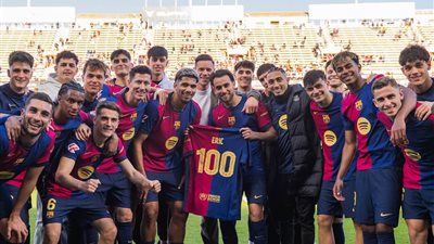 برشلونة يواجه إسبانيول الليلة في مباراة حسم لقب الدوري الإسباني