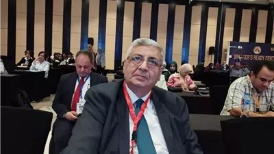 عوض تاج الدين: الطبيب يشكل العمود الفقري للنظام الصحي