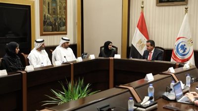 وزير الصحة يبحث مع مسؤول إماراتي تطوير الخدمات بمستشفيي الشيخ زايد وآل نهيان