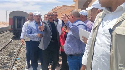 وزير النقل يتابع تنفيذ مشروع خط سكة حديد بئر العبد - العريش