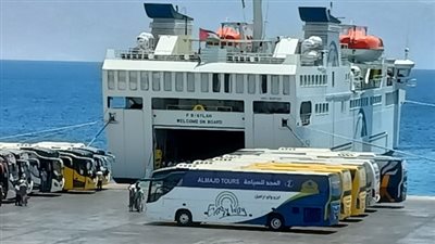 وسط استعدادات مكثفة.. انطلاق أولى أفواج الحج البري من ميناء نويبع
