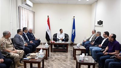 مدبولي يتفقد مشروعات جديدة بالمنطقة الاقتصادية لقناة السويس