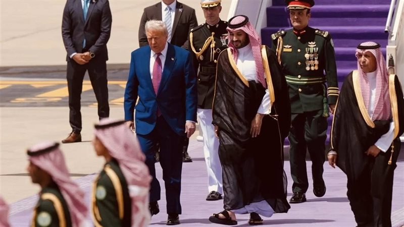 سجادة بنفسجية في