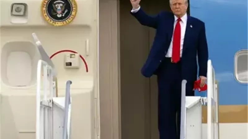 الرئيس الأمريكي دونالد