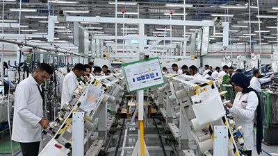 رئيس الوزراء: مصر ستصبح مركزًا عالميًا لتصنيع مكونات صناعة السيارات