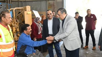 وزير الإنتاج الحربي يتفقد شركة حلوان لمحركات الديزل ويشدد على تطوير الأداء