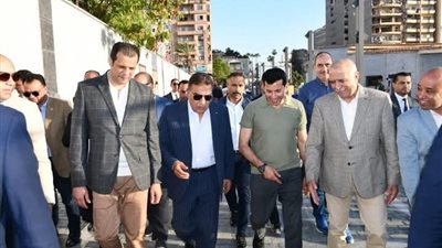 وزير الرياضة يفتتح الممشي الجديد والتراس الاجتماعي بنادي الحوار