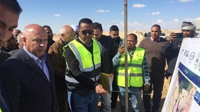 من القاهرة لـ المنيا.. وزير النقل يتفقد الخط الثاني للقطار الكهربائي السريع 