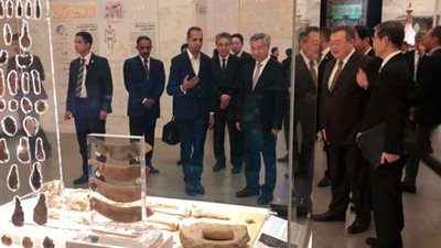 وفد صيني رفيع المستوى يزور المتحف القومي للحضارة بالفسطاط