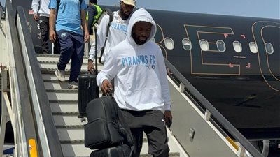 بعثة بيراميدز تصل القاهرة بعد التعادل مع صن داونز بجنوب أفريقيا (صور) 