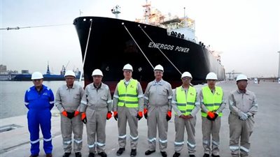 وزير البترول يشهد وصول سفينة جديدة لاستقبال الغاز الطبيعي المسال