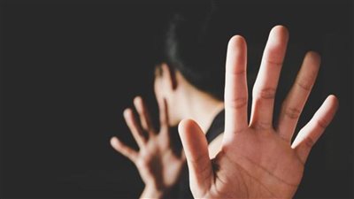 القبض على سائق تحرش بسيدة أجنبية أثناء توصيلها في النزهة