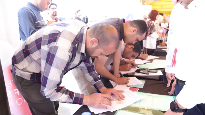 وزير العمل ومحافظ