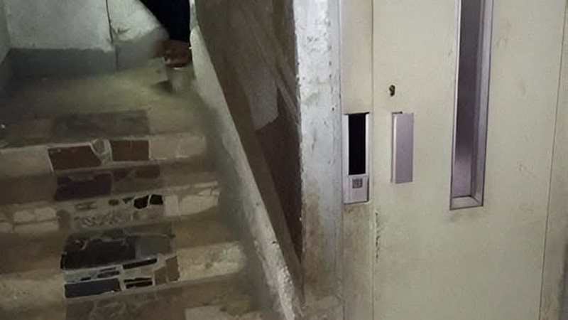 سقوط أسانسير داخل