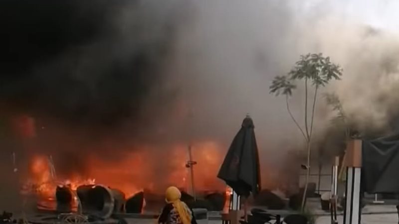حريق ممشي سياحي بالشيخ