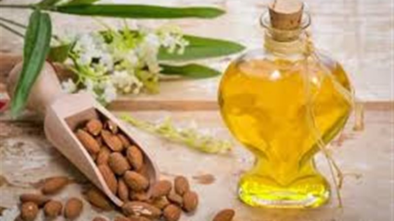 زيت اللوز الحلو
