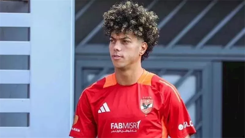 إمام عاشور لاعب الأهلي