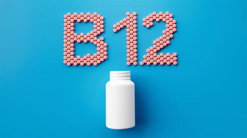 فيتامين B12