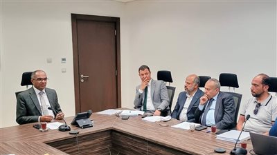 نائب وزير الإسكان يتابع تنفيذ مشروع محطة مياه منشأة القناطر