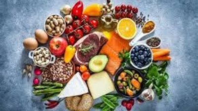 أطعمة تقلل العطش والتعب في الحر.. نصائح من طبيبة مناعة