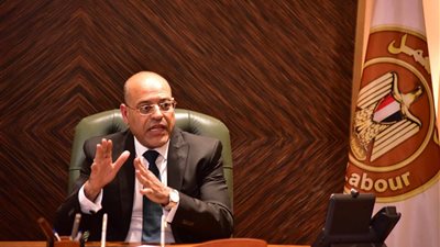 200 ألف جنيه لكل أسرة.. 